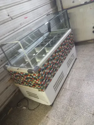 عارضة مقبلات طولها متر ونص
