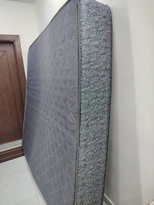 فرشة تخت ب 20 دينار 180 عرض ب 200 طول