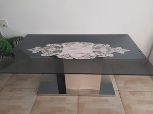 طاولة زجاجية رائعة