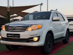 تويوتا فورشنر-2015-GXR-V6-4.0L-من المالك الأول-بحاله فنيه ممتازه-GCC-first owner-very good condition