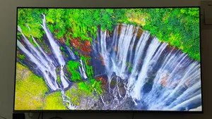 17 LG monitors for sale  in Muscat