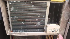 2ton window AC pearl AC for sale good condition good working with fixing exchange offer