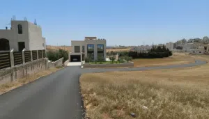 أرض مميزة في البنيات بجانب إسكان الامانة طريق المطار منطقة فلل وقصور 519 متر بسعر مغري من المالك
