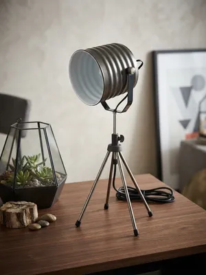 فرصة العمر لعشاق التميز والفخامة: تشكيلة مصابيح طاولة (Table Lamps) بمواصفات أوروبية خيالية! 13دينار