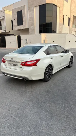 نيسان التيما سيدان 2017 خليجي SV ابيض