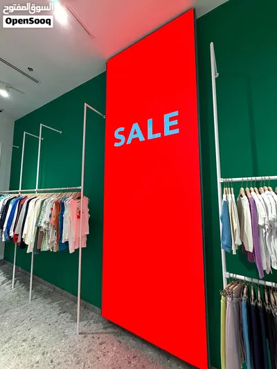 شاشة LED داخلية عمودية 3.68 × 1.28 م للبيع Indoor LED Screen 3.7m x 1.3m 4