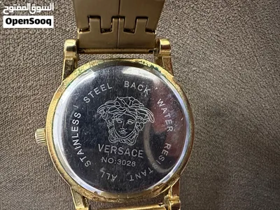 ساعة Versace أصلية نسائية/ رجالي – ذهبي – مستعملة 3