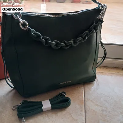 شنط بارفوا accessories جداد كل شيء اله سعر مختلف شنطة بارفوا تبدأ الأسعار من 4
