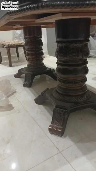 طاولة طعام من 8 كراسي مع دولاب البوفيه 4