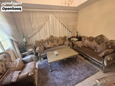 طقم كنب خشب زان قوي وكلاسيك وخامه روعه مع 3 طاولات سعر الشراء الاصلي 18000 2
