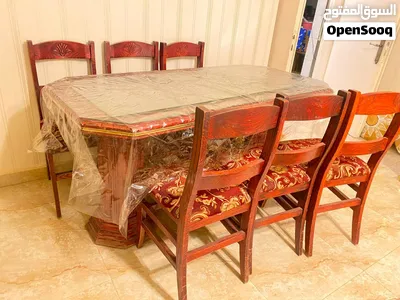طاولة سفرة للبيع بحالة جيدة 2