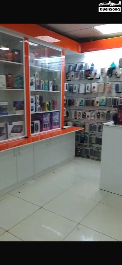 محل هواتف و حاسب آلي 2
