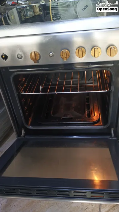 this second hand oven is very good working properly everything alao 2
