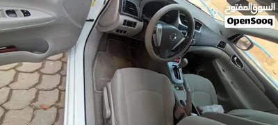 Nissan Sentra sedan 3