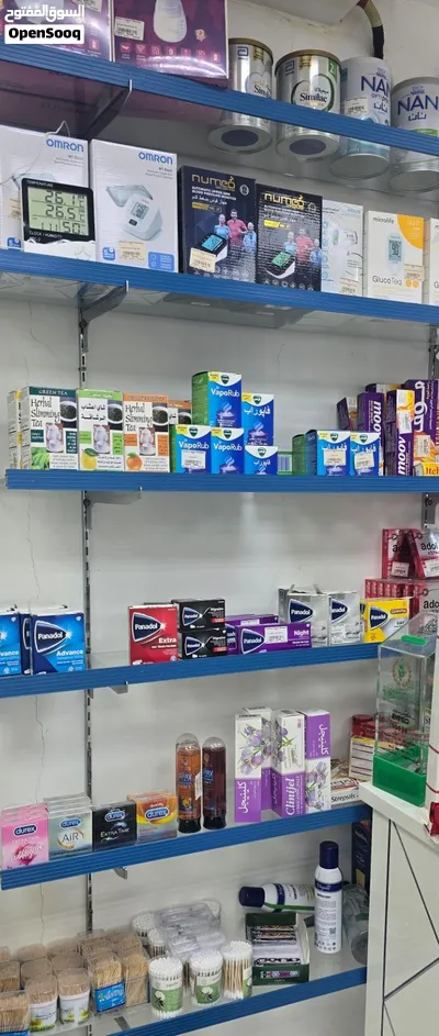 مخزن ادوية عجمان الصناعية + صيدلية في شارع رئيسي في النعيمية للبيع العاجل Drug store + pharmacy for 3