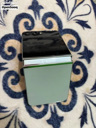 Samsung Galaxy Z Flip 5 256G 3