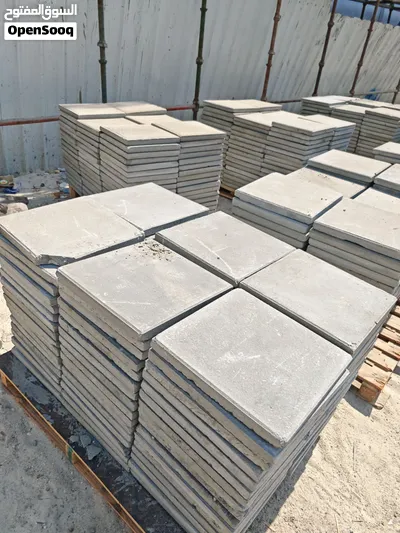 بلاط اسمنتي للبيع 40×40×4سم الكمية المتوفرة 1100 حبه بلاط 3