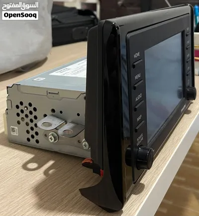 شاشة تويوتا راف فور بتركب من 2019 الى 2025 بحالة ممتازة تدعم بلوتوث وUSB وAUX وراديو وعرض الهاتف 2