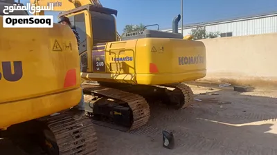 حفار Komatsu PC240 LC موديل 2023 للبيع ساعات تشغيل قليلة غير مجمرك قابل للتصدير 3