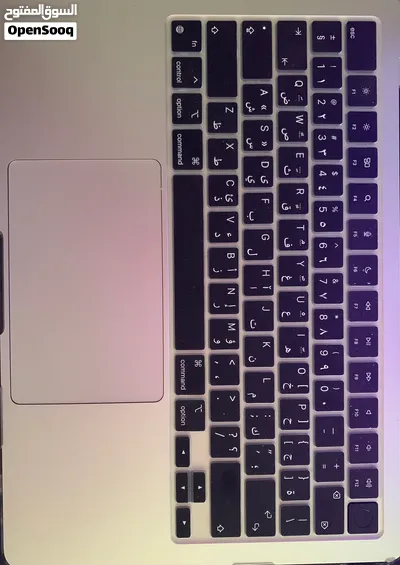 apple macbook air 13.6 m2 2022 للبيع 4