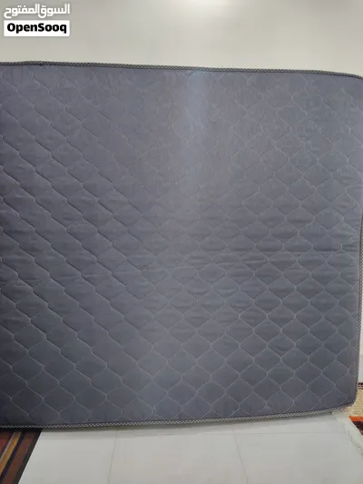 فرشة تخت ب 20 دينار 180 عرض ب 200 طول 2