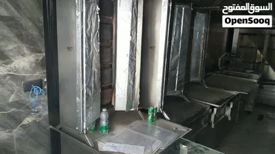 عدة مطعم للبيع بسعر مغري ماكنه بروستد شوايه شاورما شوايه فروج ماكنة مثومه 4