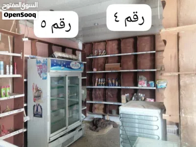 دولاب خشب قوي بسعر 25000 الف وباقي مكتبه 3