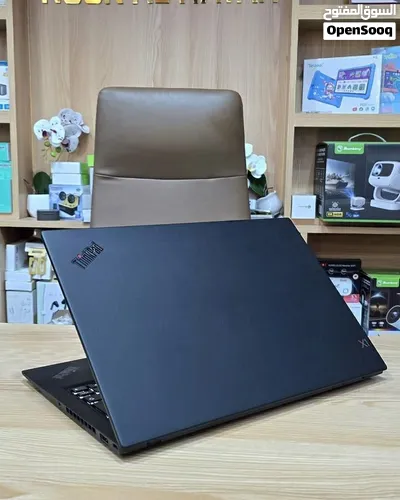 Lenovo Thinkpad X1 carbon,core i7, 8generation, 16gb Ram,512gb ssdd, 14inches Fhd touch screen, very 2