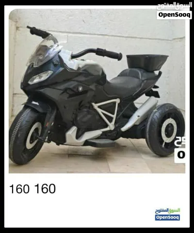 سكوت ثلاثيه العجله/ الموديل مستوحى من دراجات بي ام دبليو. BMW الماركه/ مصممه بتصميم يحمل شعار BMW 3