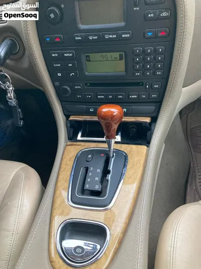 جاكوار بحالة ممتازه فل كامل 3