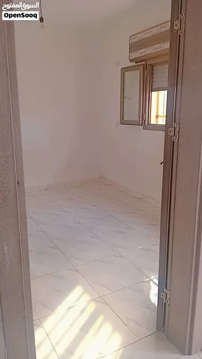 منزل ارضي لليجار 4