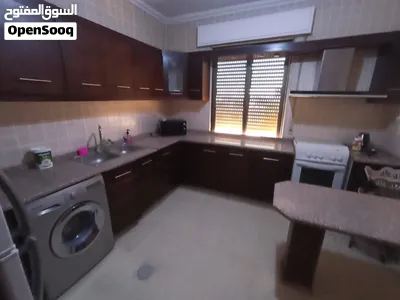 شقة مفروشة للبيع الدوار السابع 140م قرب شارع عبدالله غوشة ونادي الجيل 3