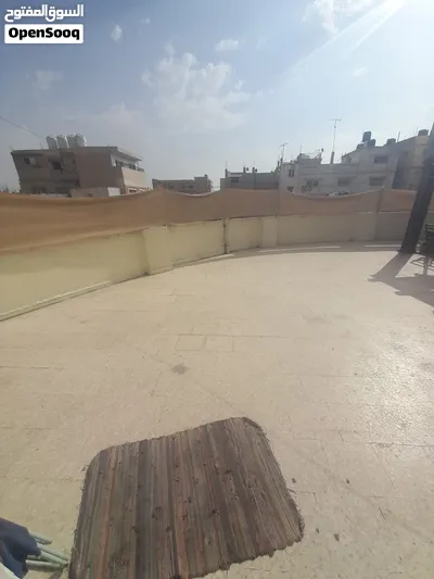 طابق اول بعمارة تجارية 2