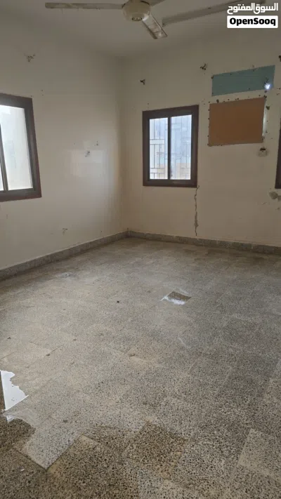 منزل ف الرستاق منطقة حي النهضة الغربية مؤجر مقابل مدرسة حي النهضة للتعليم الأساسي في الخط الأول للب 4