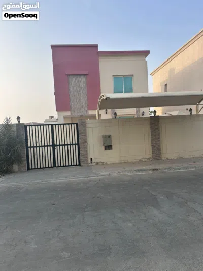 للبيع فيلا دورين في الفشت 1 مساحه 2544 قدم موقع قريب البحر والشارع الرئيسي 3غرف 4