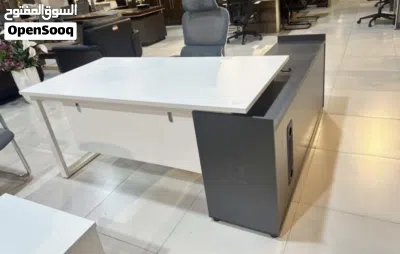 Modern Executive Office table 3