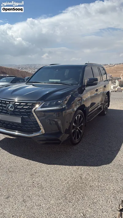 2019 Lexus LX570 S (Black Edition) 3