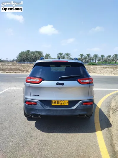 جيب شيروكي ليميتد 2017 3.2L 4