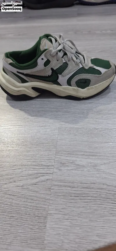 green nike Al8 shoes 2