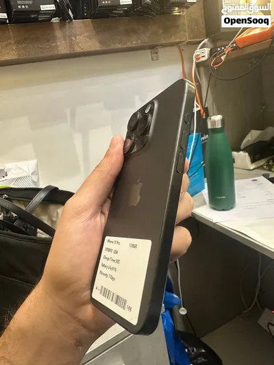 iPhone 15 Pro 128GB – Black Titanium 3