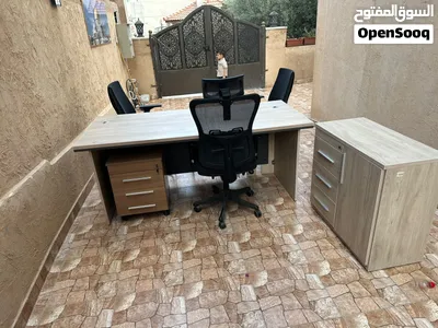 مكتب مدير للبيع 2