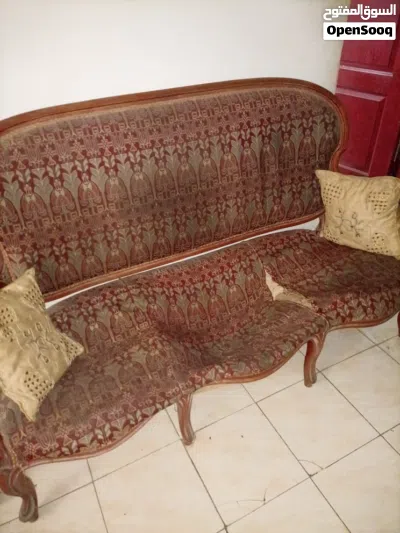 طقم صالون فيليب عمولة دمياطى قديم . يحتاج الى تنجيد فقط . و يمكن تركيب قماش اوبيسون عليه 3