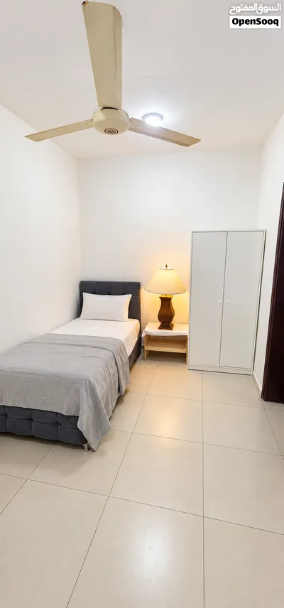 Room with attached Bathroom and Shared Kitchen. electricity water WiFi included. private entrance 2