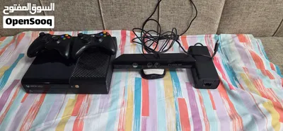 xbox 360 with 2 controllers 3