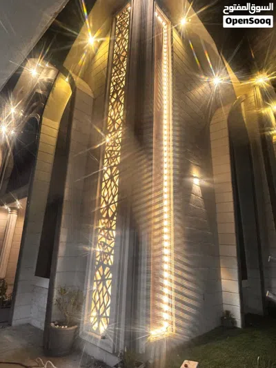 LED 12folt بديل الرول الصيني يعمل علئ الكهربا. ويعمل بنظام البطاريه بديل السبوت لايت والكشاف 2