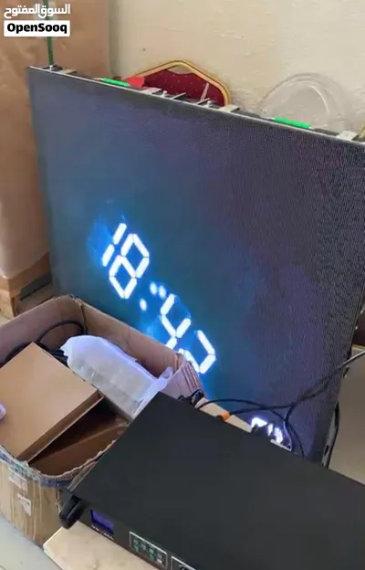 للبيع شاشة display خارجية مقاس 2x2 متر للاعلانات مع ملحقاتها 4