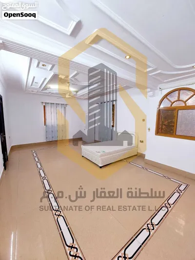 غرفة واسعة مفروشة للشباب العمانيين في الخوض / شامل بدون عمولة 3