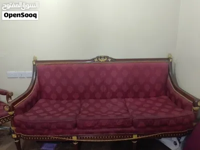 كنبات واحد لي ثلاثة اشخاص واحد في عجلات الاثنين مفرده 2