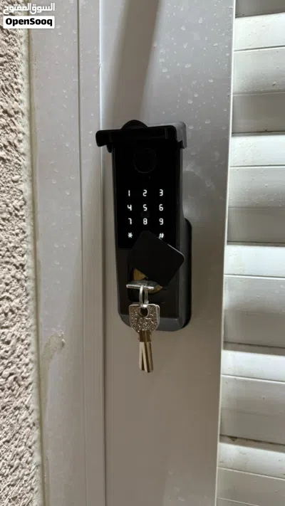 قفل الذكي للباب الخارجي / Smart door lock 2