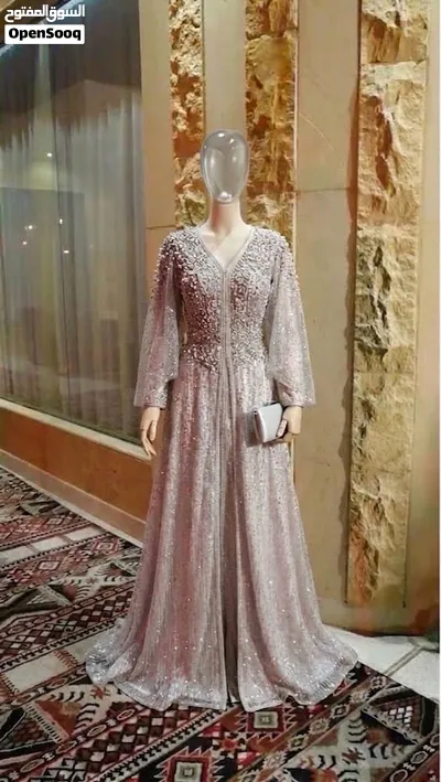 فساتين سهرة تقيلة للايجار او البيع جميعهم ملبوسين مرة وحدة بلبسو من وزن 70 ل 80 كيلو 2